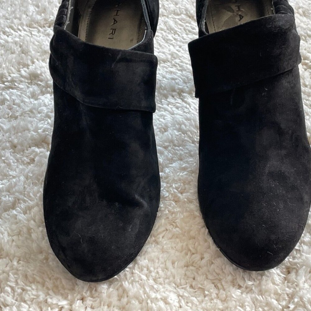 Tahari Women Shoes Black Suede Heel Boots Slip On Bootie Size 8.5M - Picture 8 of 12